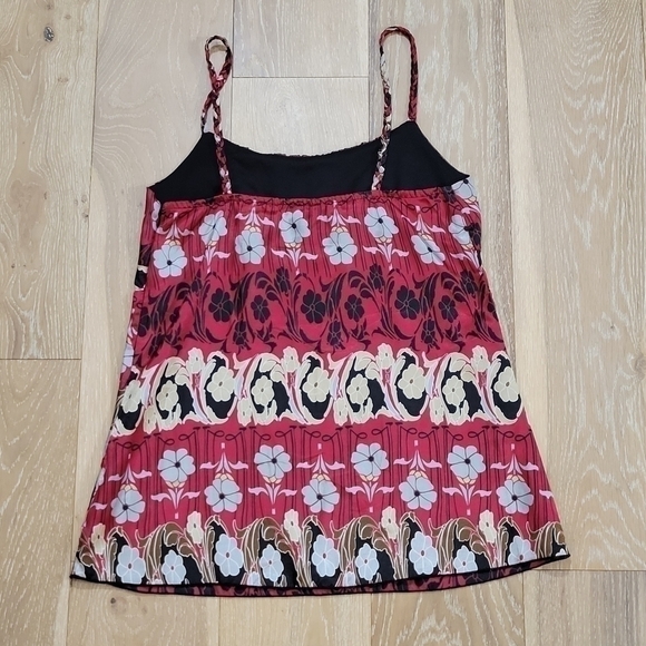 A. Byer Women's black/red/brown/grey floral satin top size Medium - Picture 3 of 7
